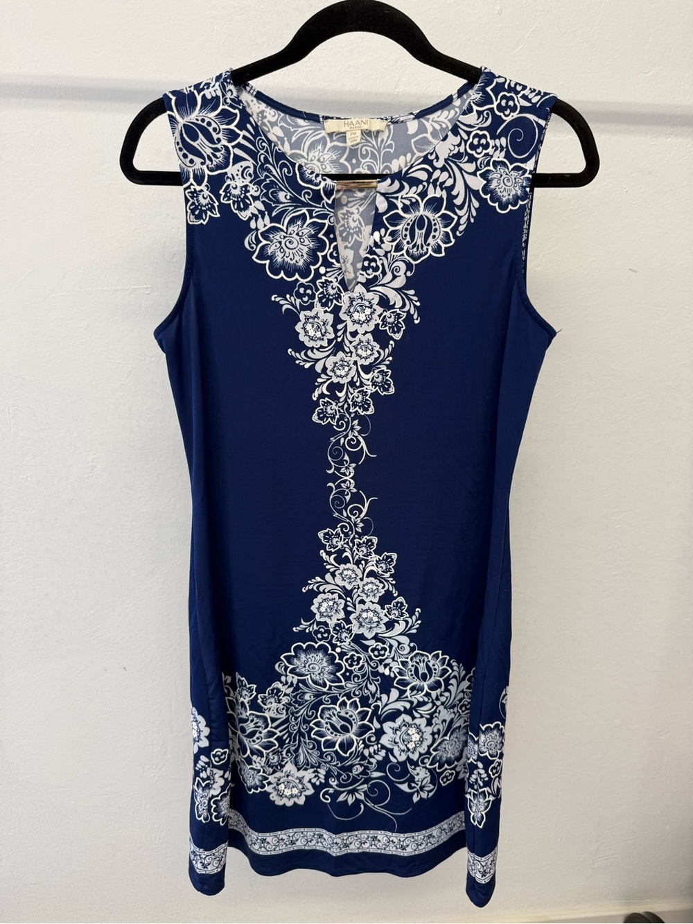 Haani Petite Navy and White Floral Keyhole Dress